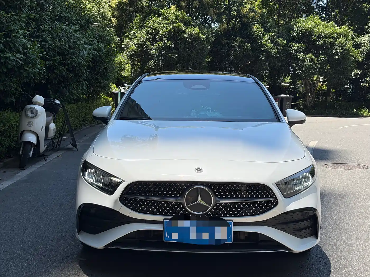 Mercedes-Benz A-Class 2024 A 200 L Sport Edition фото 2