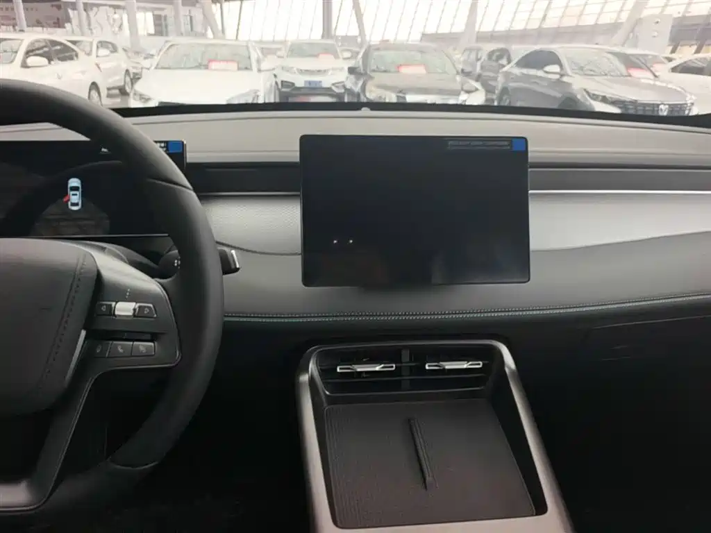 BYD Qin PLUS 2026 DM-i Smart Edition 128KM Progressive фото 13