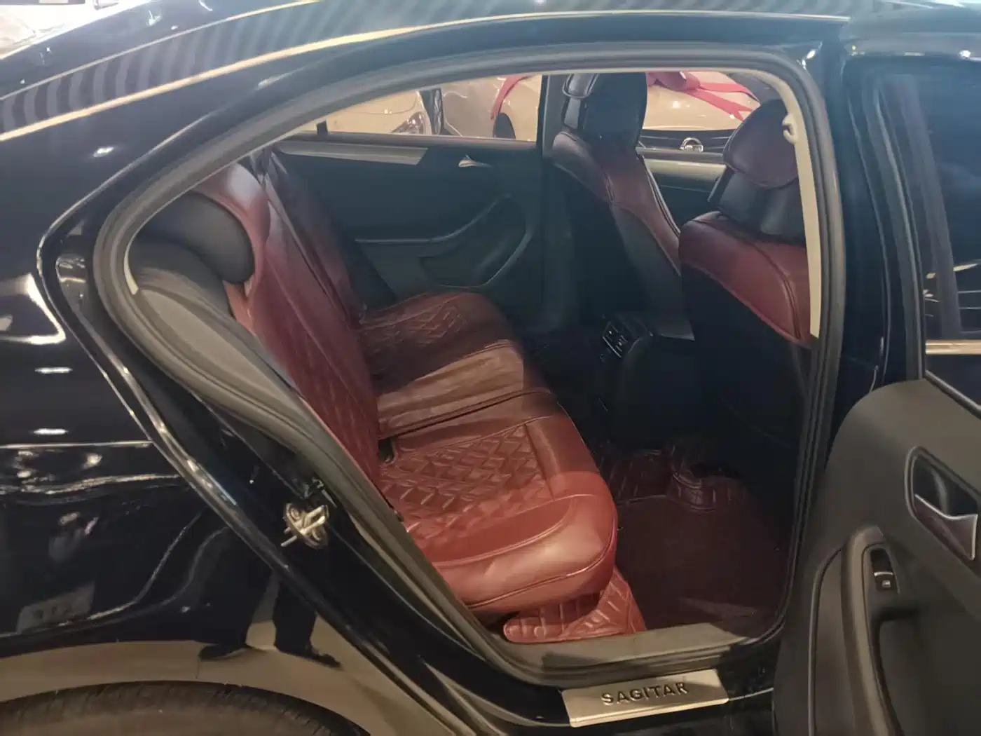 Volkswagen Sagitar 2014 1.6L Automatic Fashion фото 8