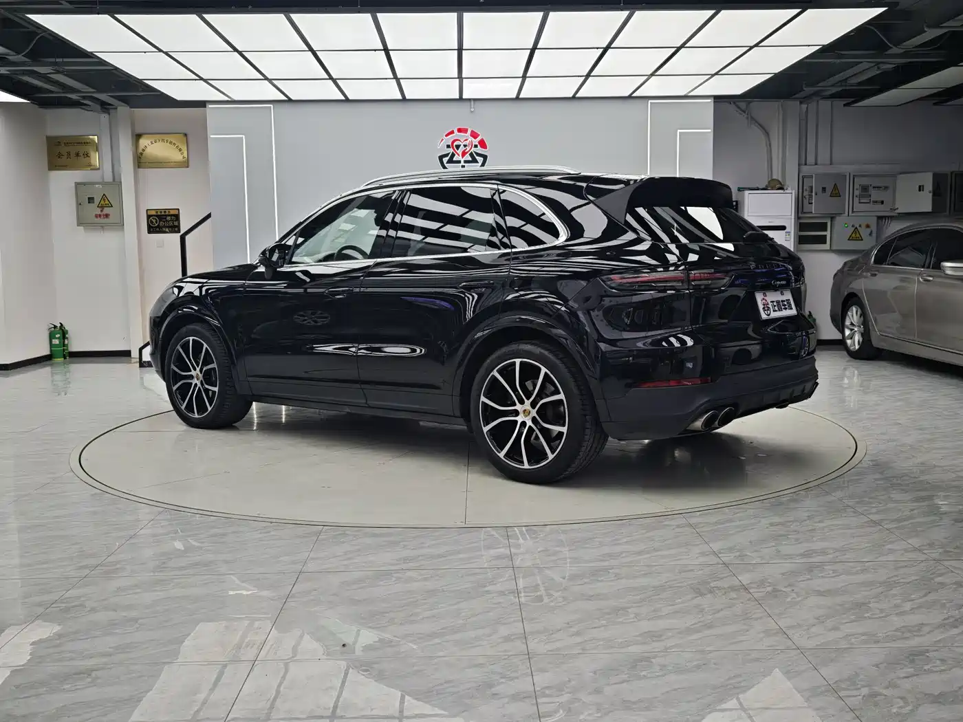 Porsche Cayenne 2022 Cayenne 3.0T Platinum Edition фото 17