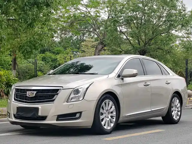 CADILLAC XTS