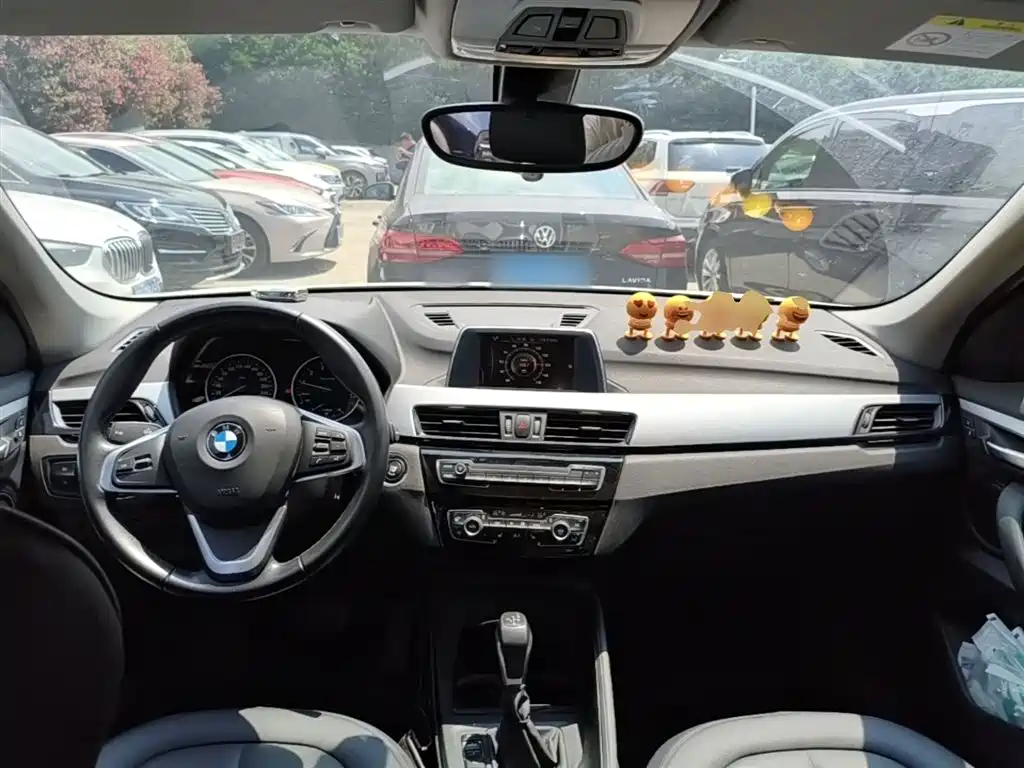 BMW X1 2016 sDrive18Li Premium Model фото 10