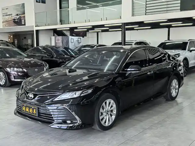 TOYOTA CAMRY