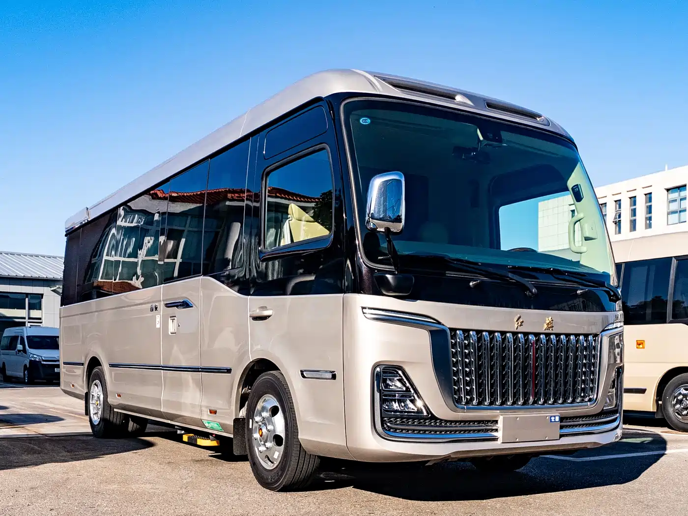 Hongqi Guoyue 2024 3.0T Flagship Edition 17-seater фото 2