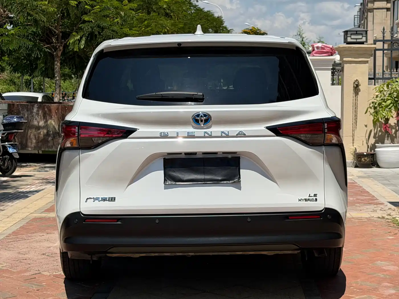 Toyota Sienna 2023 2.5L Hybrid Comfort Edition фото 8