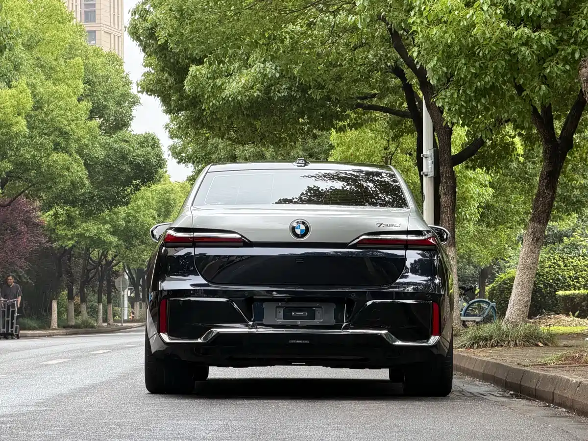 BMW 7 Series 2023 Model 735Li M Sport Package фото 4