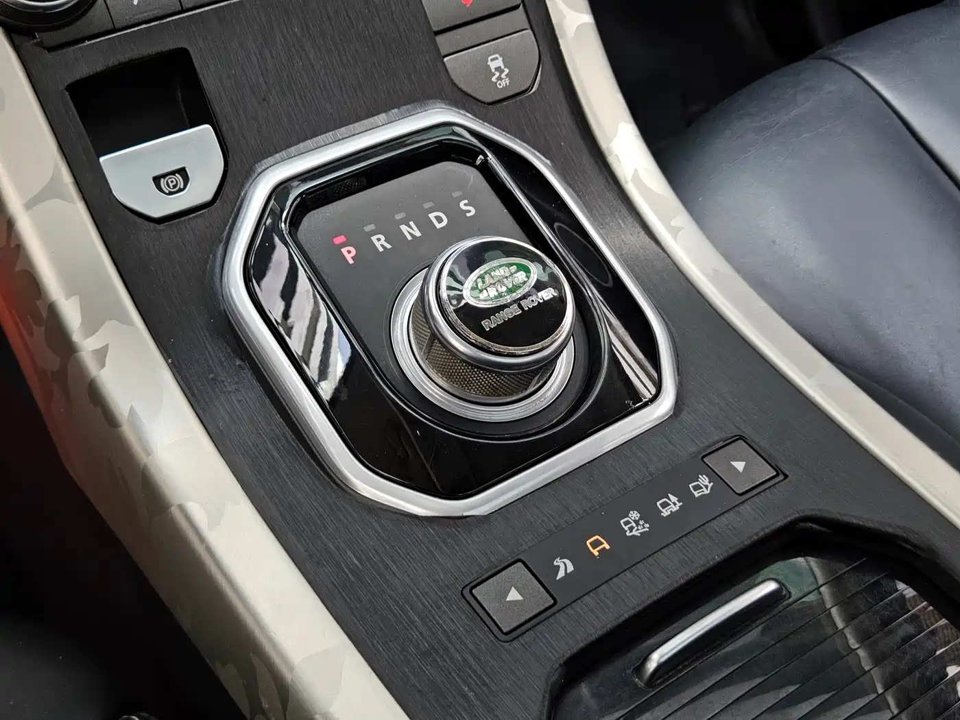 Land Rover Range Rover Evoque (Import) 2012 2.0T 5-door Dynamic Edition фото 13
