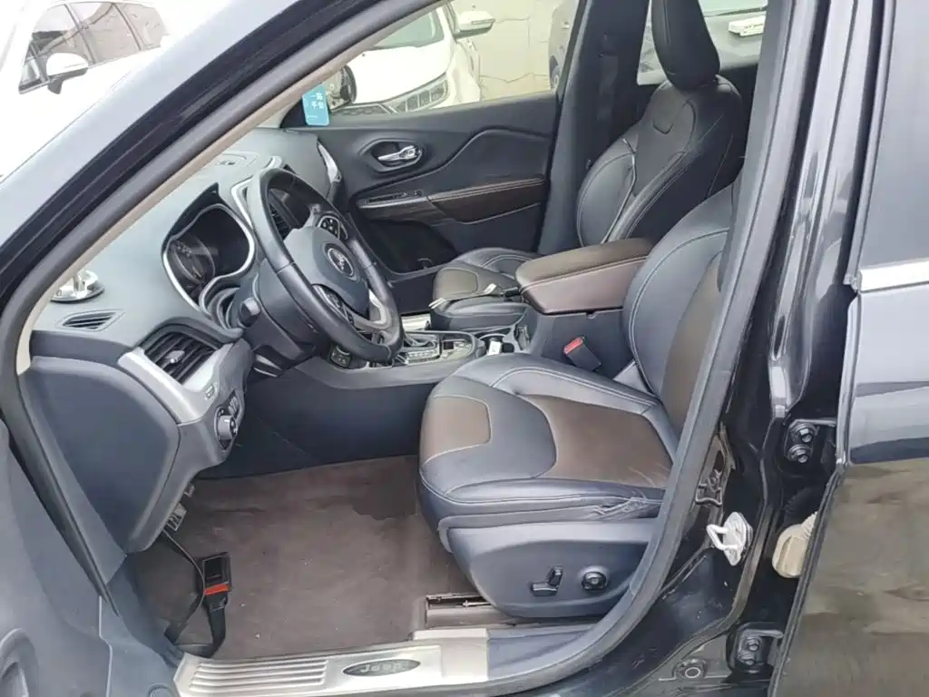 Jeep Cherokee 2018 2017 2.0L Superior Edition