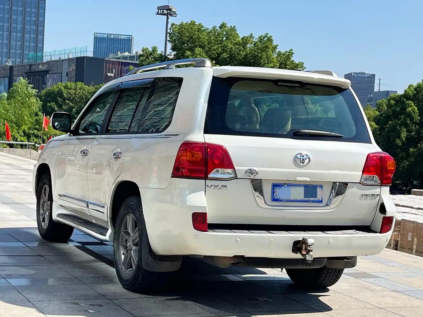 Toyota Land Cruiser (Import) 2015 4.6L V8 Middle East Limited Edition фото 4