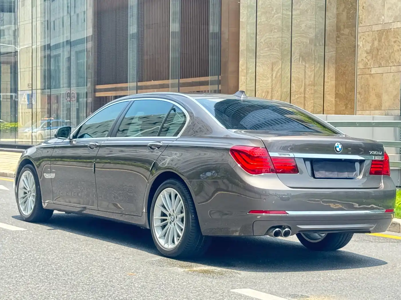 BMW 7 Series 2014 730Li Premium фото 6