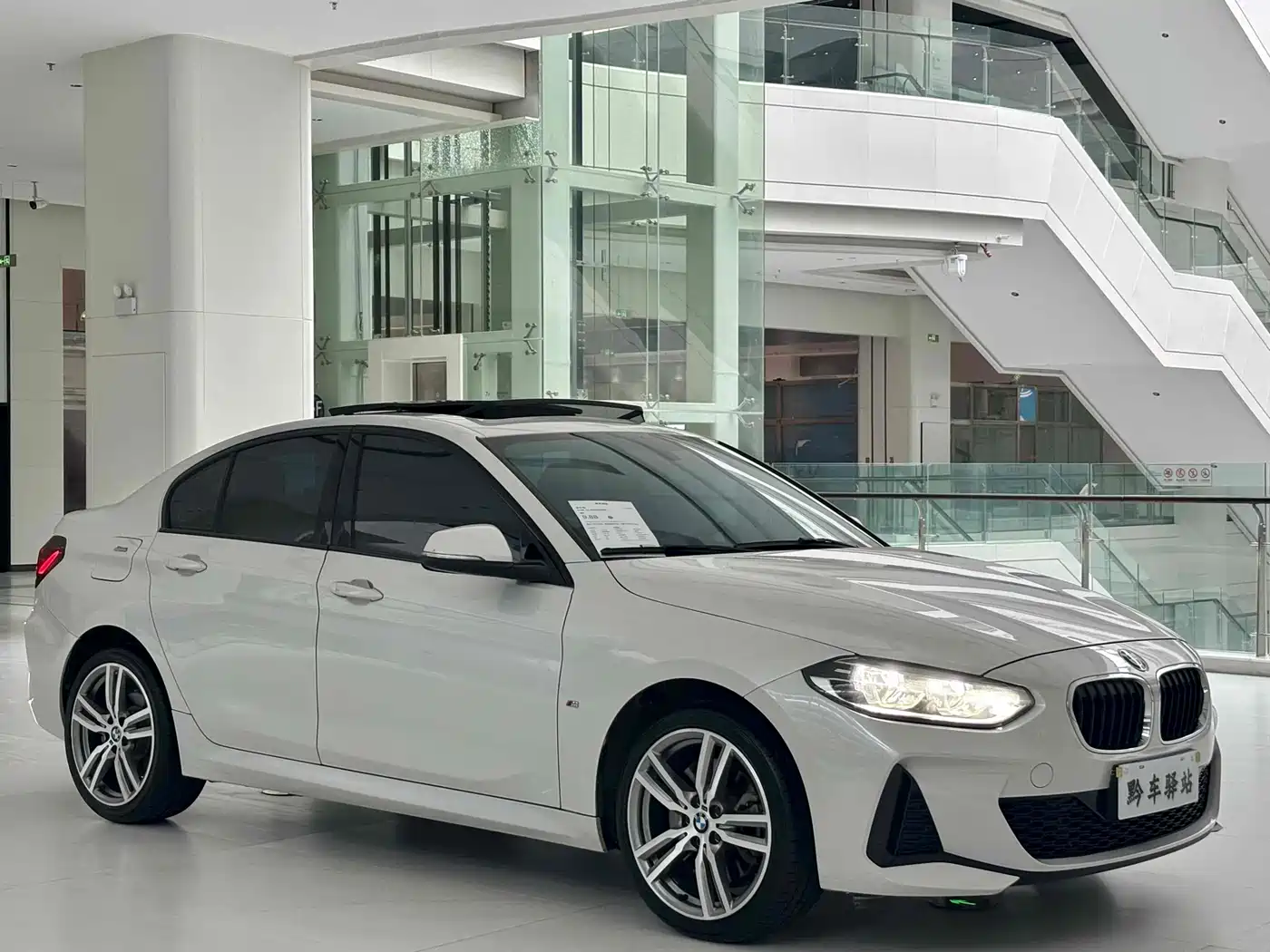 BMW 1 Series 2019 120i Leading M Sport Package фото 3