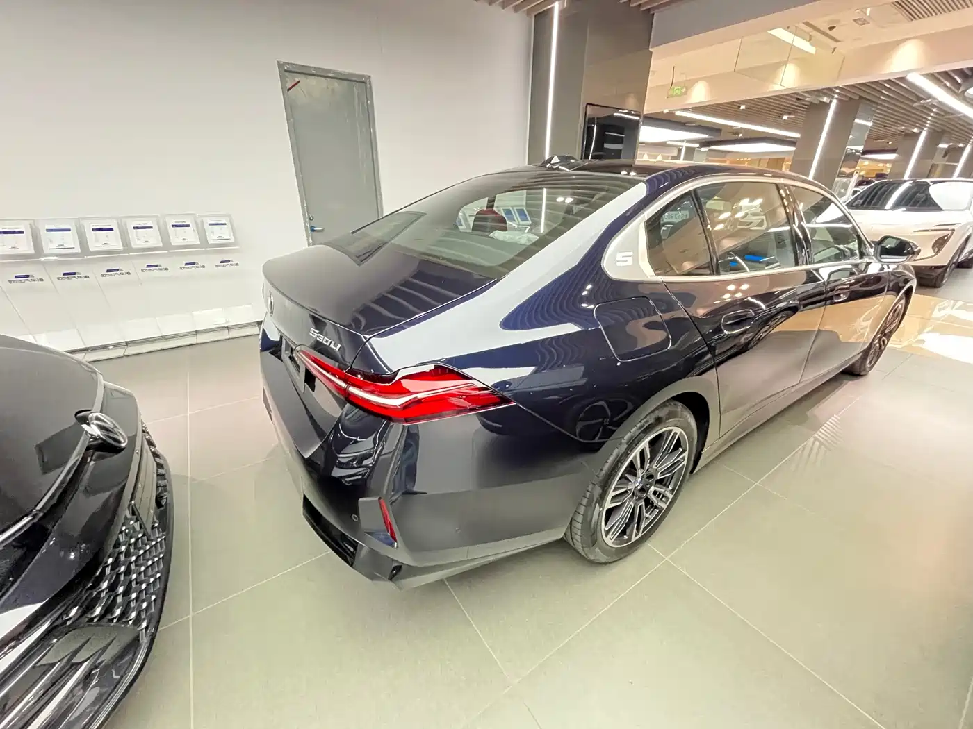 BMW 5 Series 2026 2026 530Li Leading Luxury Package