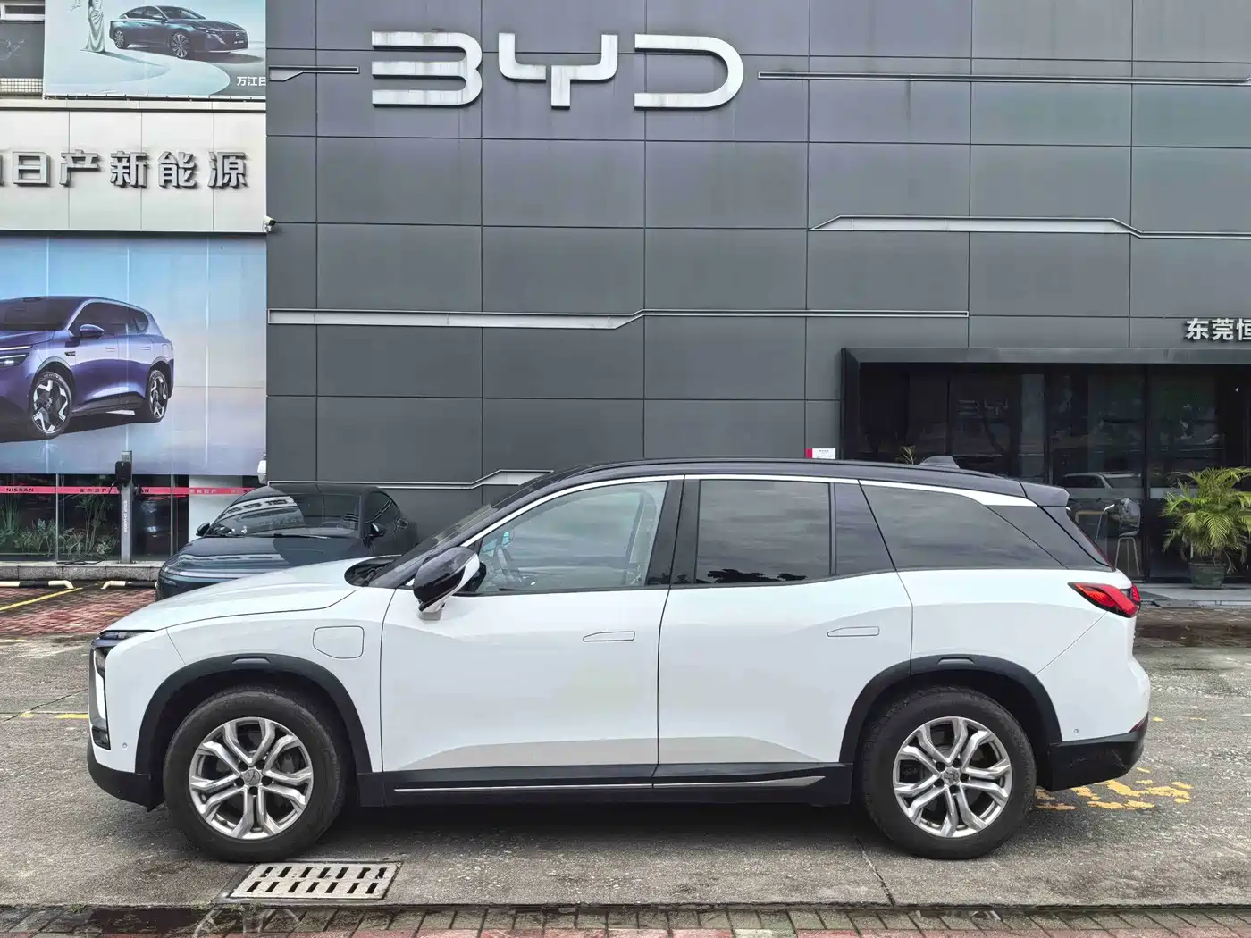 NIO ES8 2019 2018 355KM Base Model 7-Seater Version