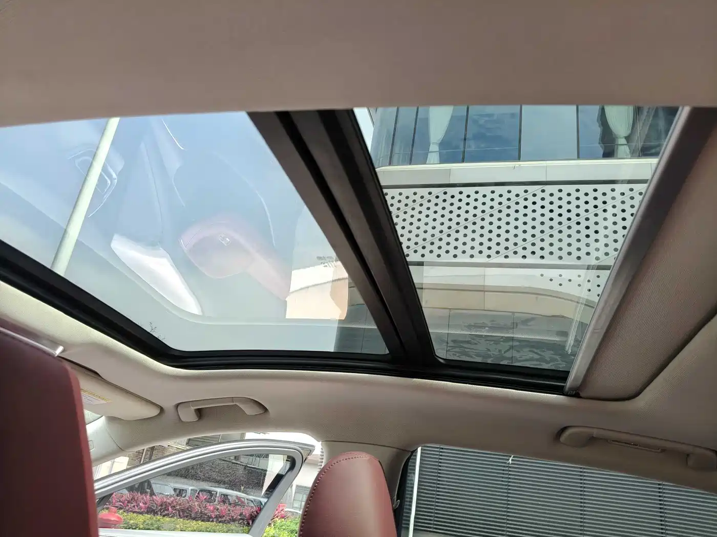 Hongqi H5 2025 2.0T Automatic Qixiang 500,000 Units Commemorative Edition фото 25