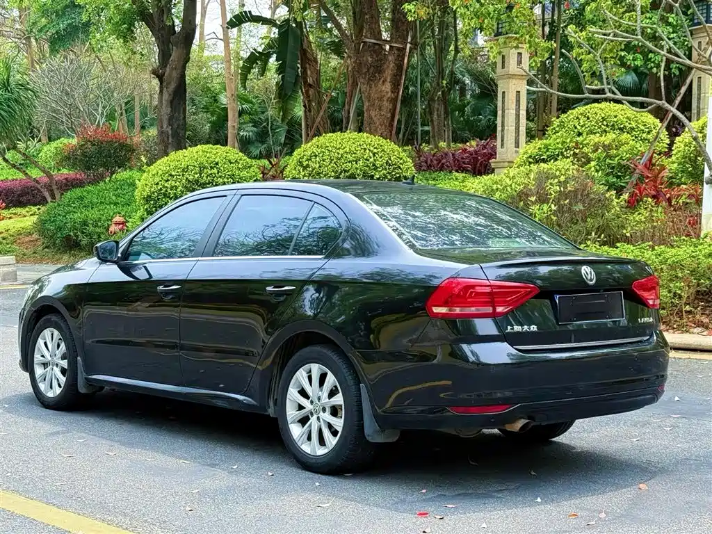Volkswagen Lavida 2015 1.6L Automatic Comfort Edition фото 5