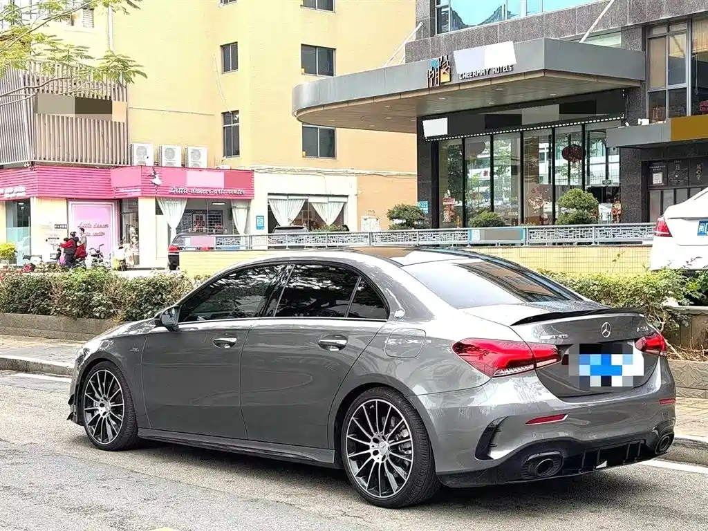 Mercedes-Benz A-Class AMG 2022 AMG A 35 L 4MATIC фото 9