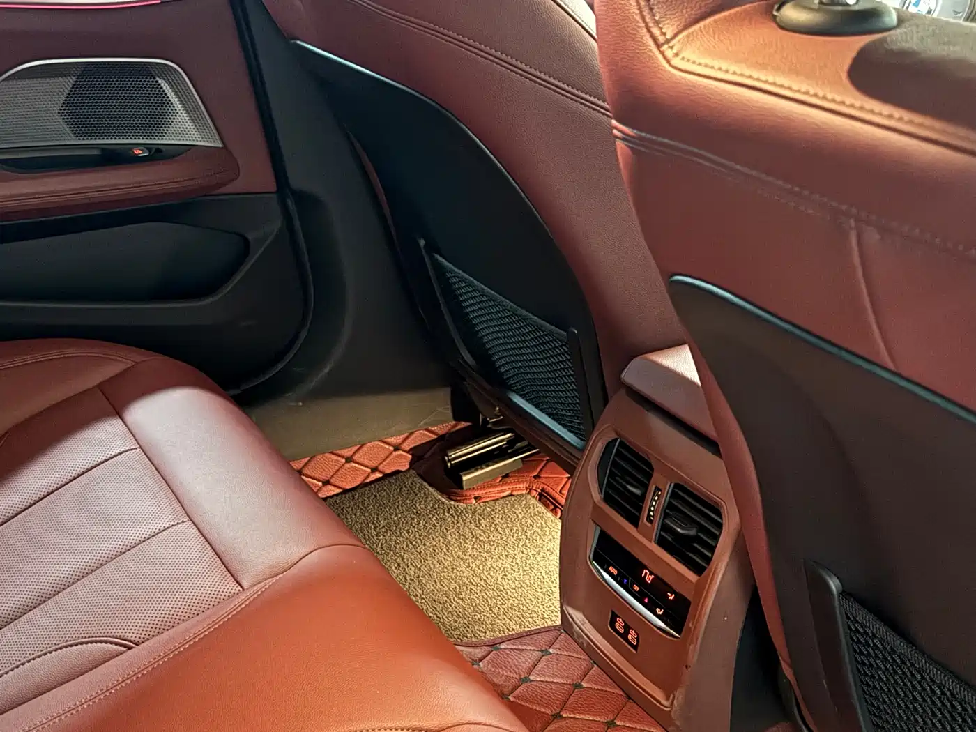 BMW 4 Series 2023 425i Gran Coupe M Sport Shadowline Package фото 12