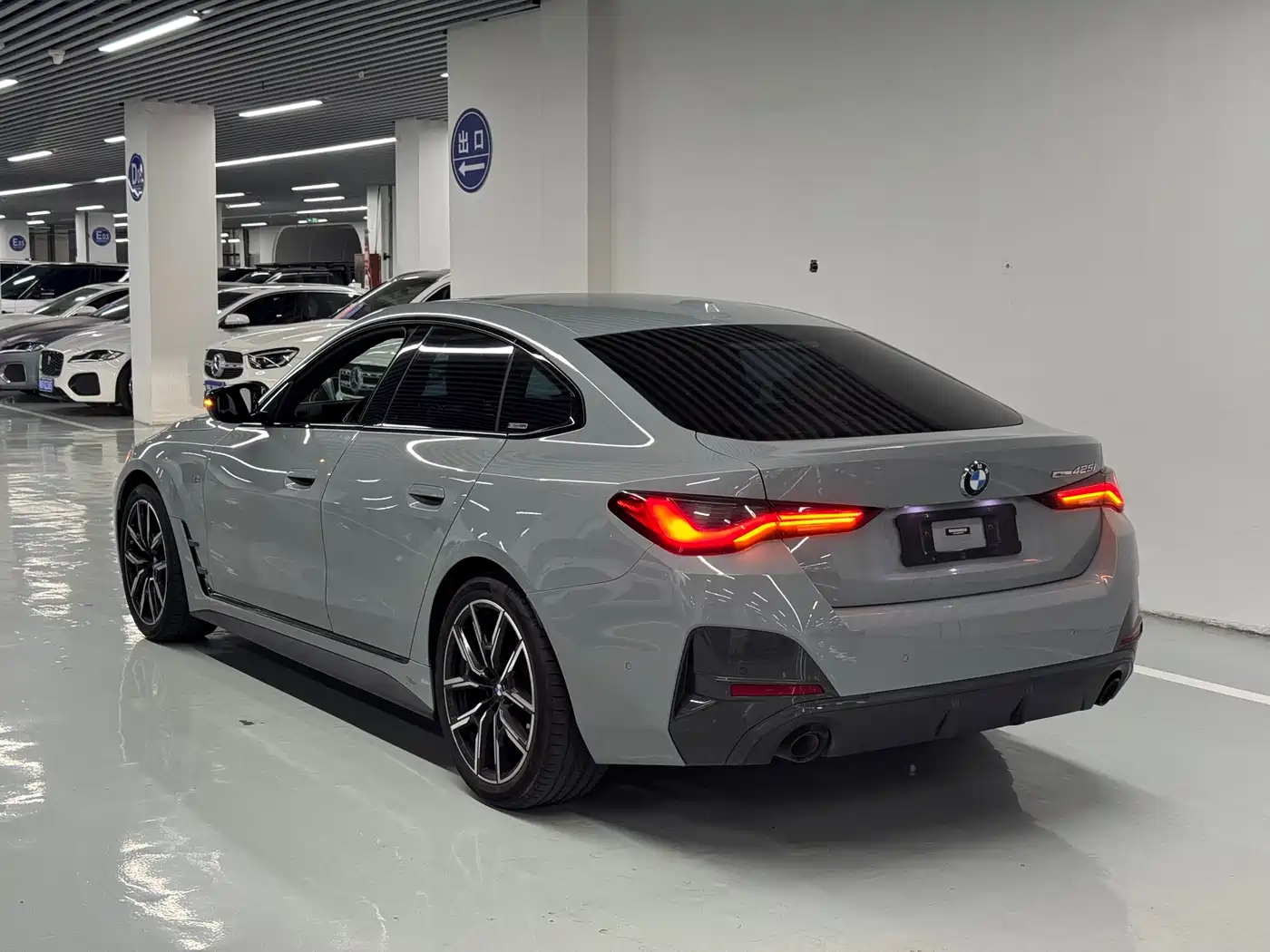 BMW 4 Series 2023 425i Gran Coupe M Sport Shadowline Package фото 15