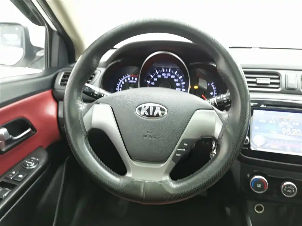 KIA K2