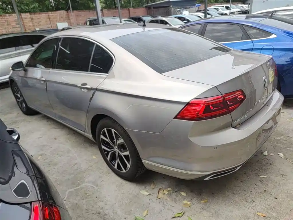 Volkswagen Magotan 2020 330TSI DSG Leading фото 5
