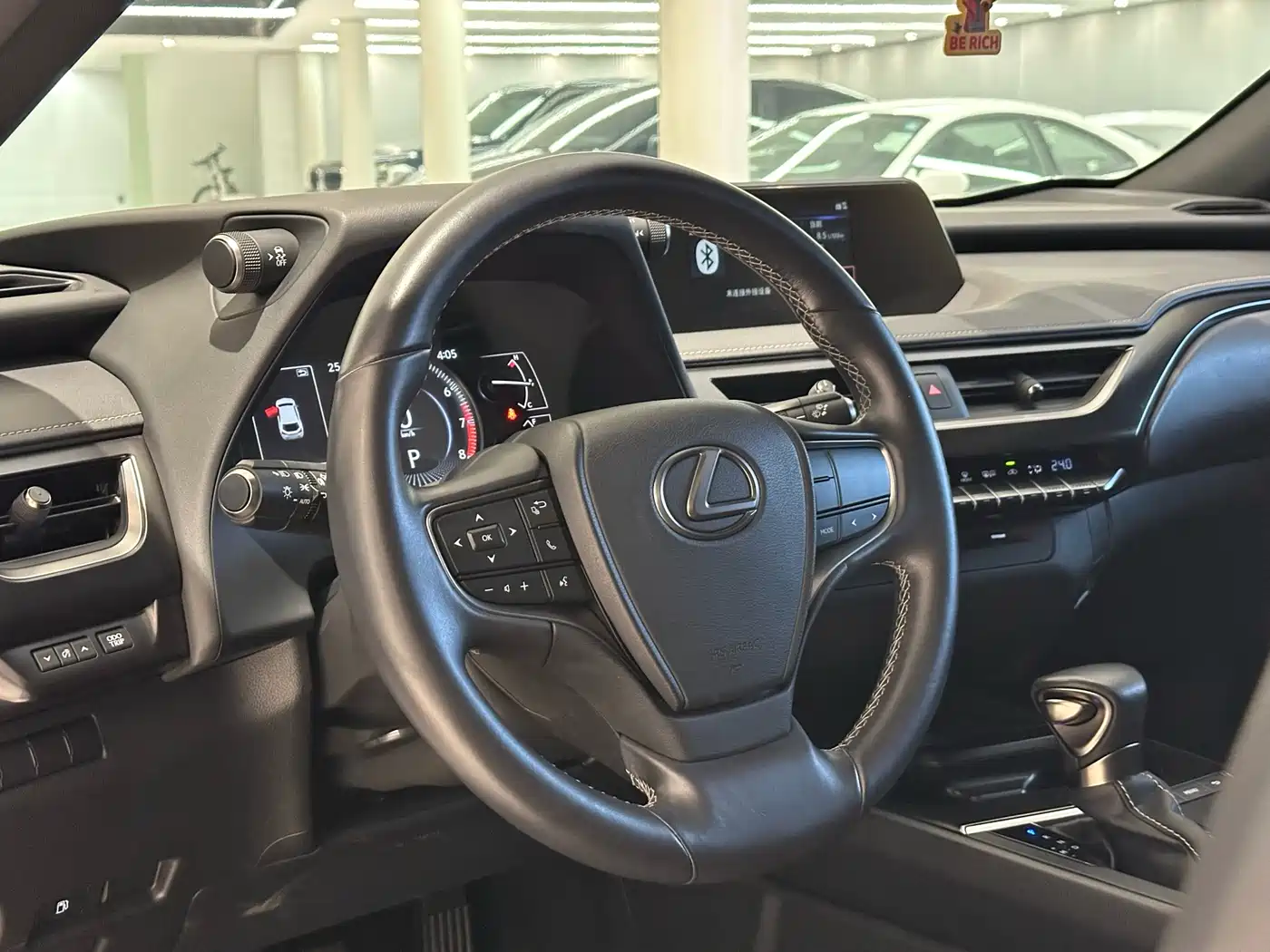 Lexus UX 2020 200 Special Edition фото 10