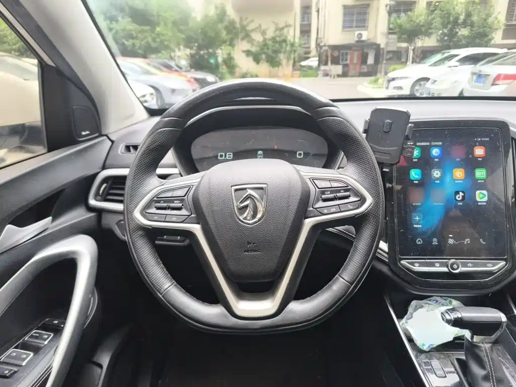 Baojun 530 2021 2020 1.5T CVT Premium Connect 7-seater