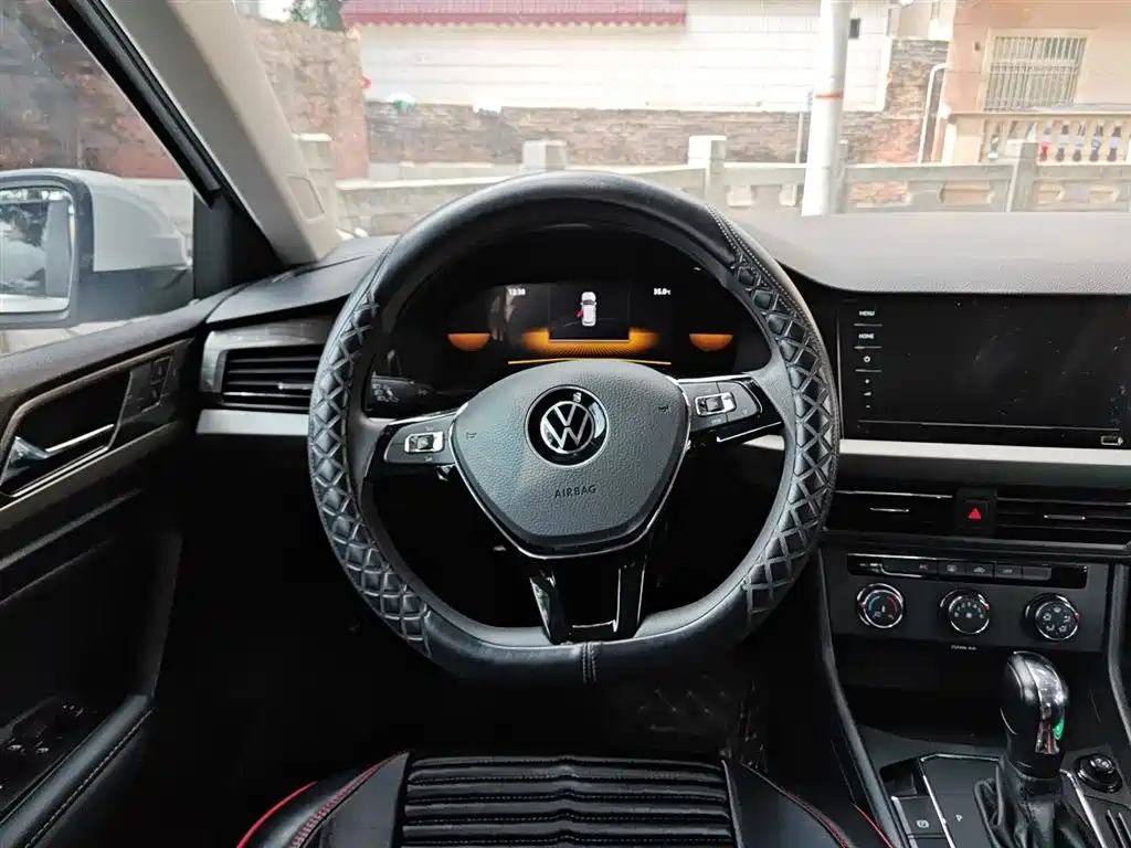 Volkswagen Lavida 2021 1.5L Auto Comfort Edition фото 7