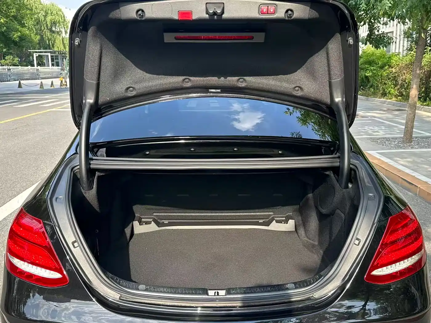 Mercedes-Benz E-Class 2020 Facelift E 300 L Exclusive фото 11