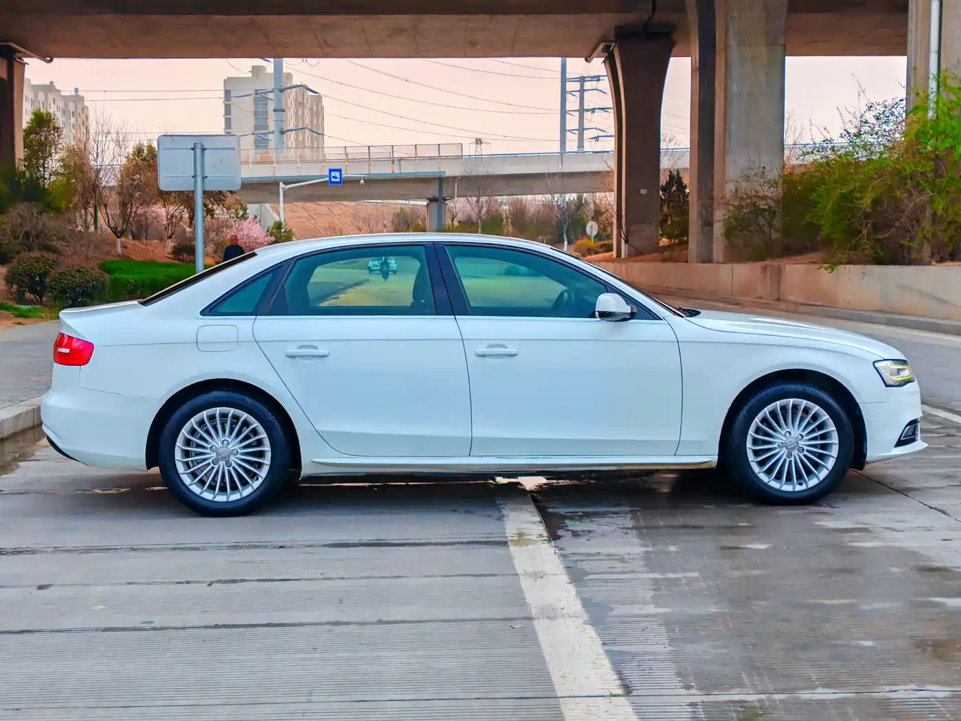 Audi A4L 2015 35 TFSI Auto Comfort фото 4