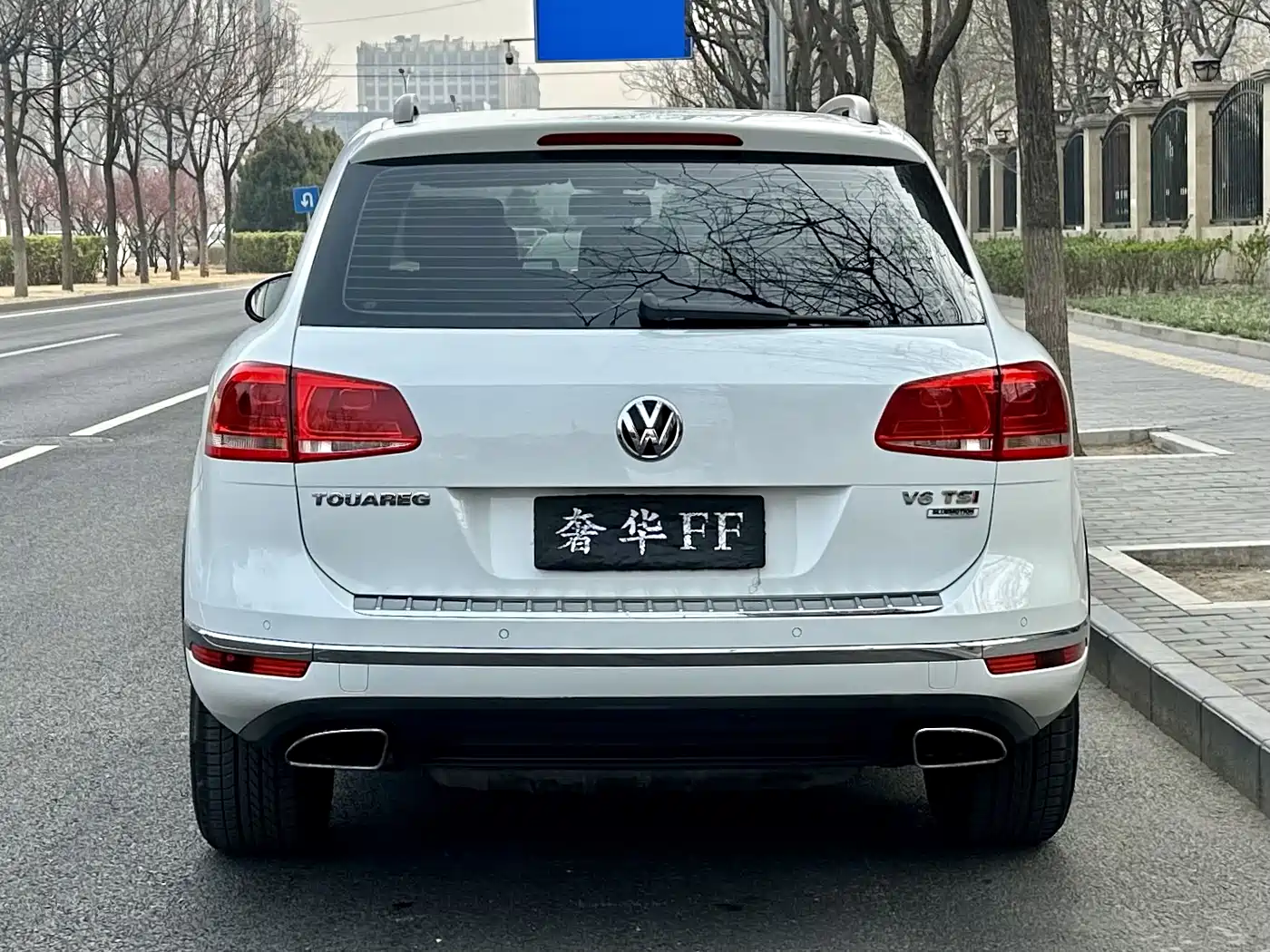 VOLKSWAGEN TOUAREG