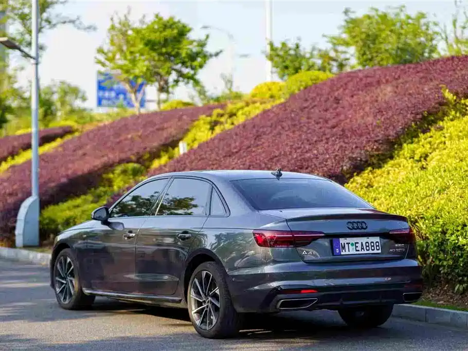 Audi A4L 2022 40 TFSI Luxury Dynamic фото 4