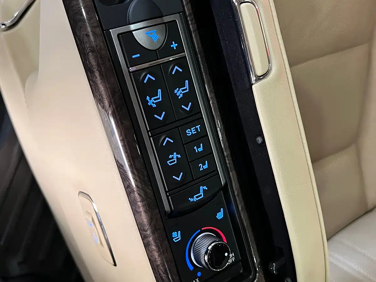Toyota Vellfire 2021 Crown Hybrid 2.5L HV Premium Edition фото 15
