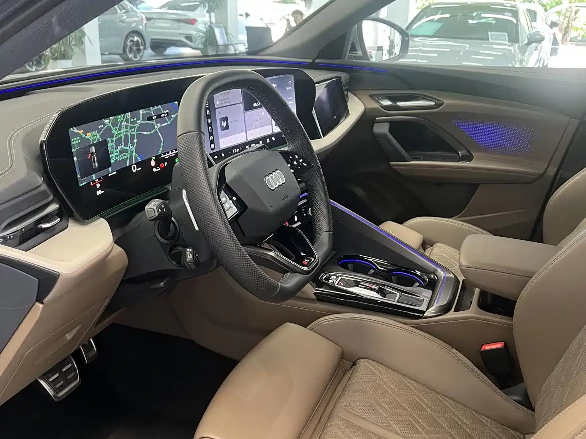 Photo 9 - Audi Q5L