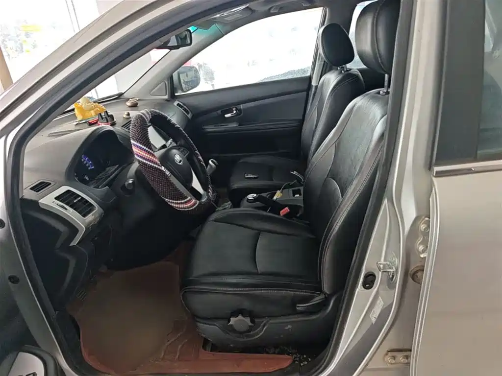 BYD S6 2014 Model 2.0L Manual Elite 5-Seater фото 15