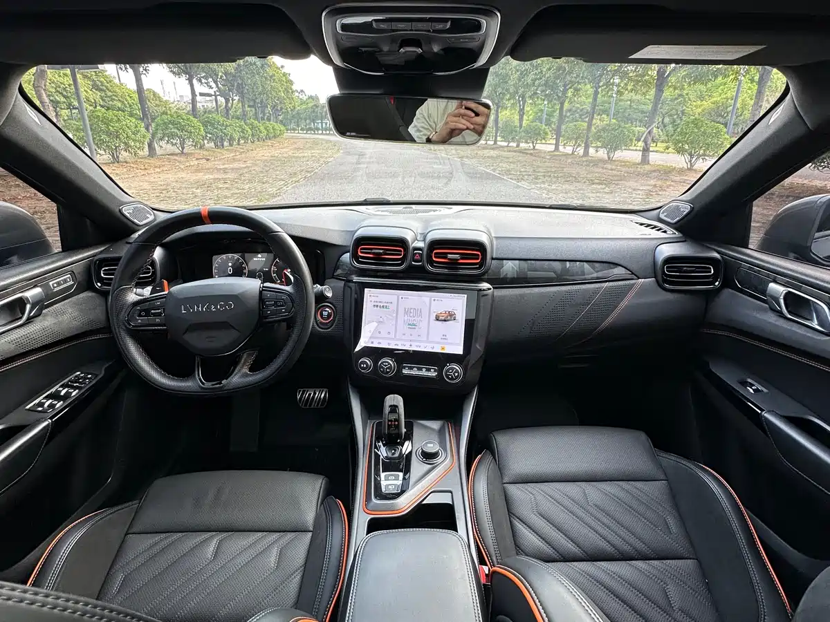 LYNK & CO. 02 HATCHBACK