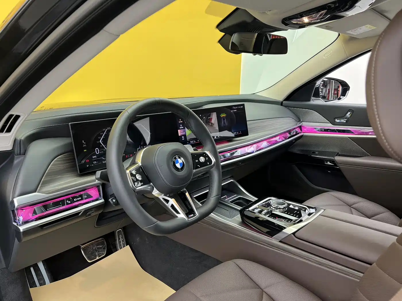 BMW 7-SERIES