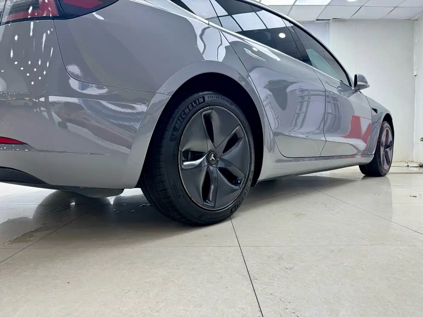 Фото 20 - Tesla Model 3
