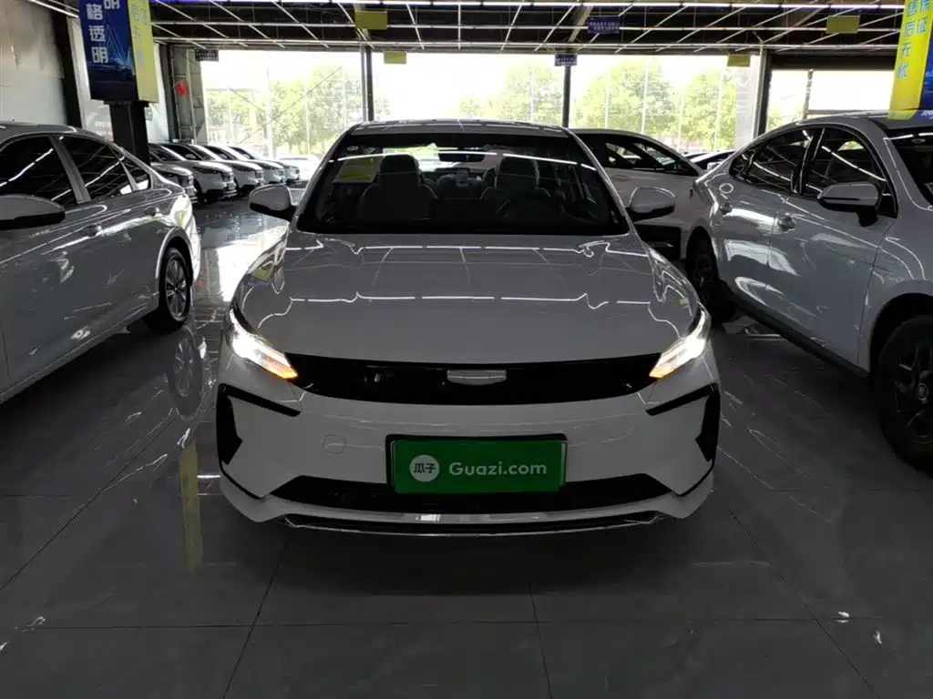 Geely Emgrand L HiP 2024 2024 Model Champion Edition 1.5TD-DHT Pro 100KM Surpassing Type