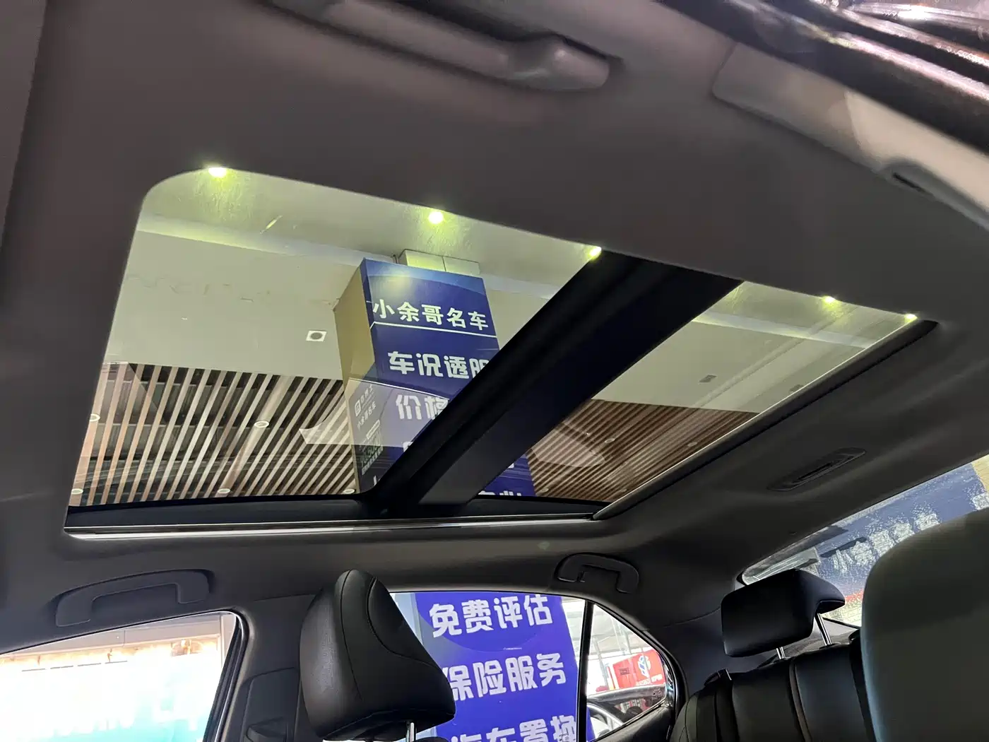 Toyota Camry 2018 2.5G Luxury Edition фото 19