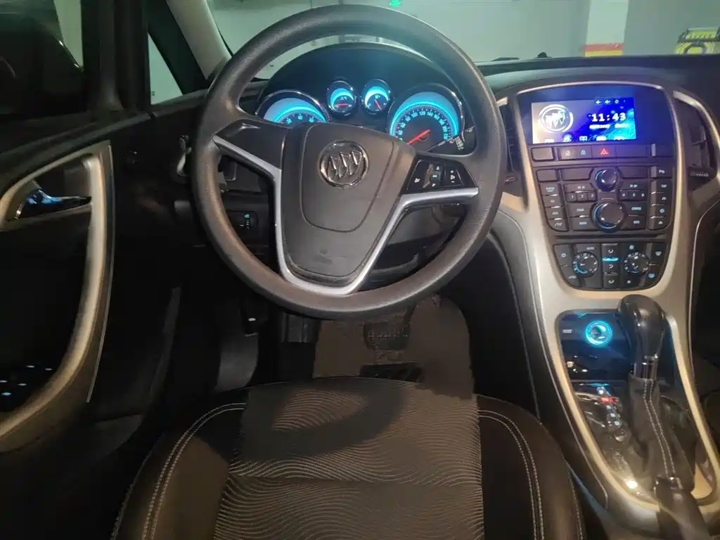 Buick Excelle 2014 XT 1.6L Automatic Fashion фото 3