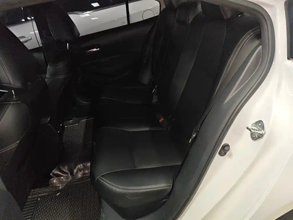 Toyota Corolla 2021 Hybrid 1.8L E-CVT Elite Edition фото 17