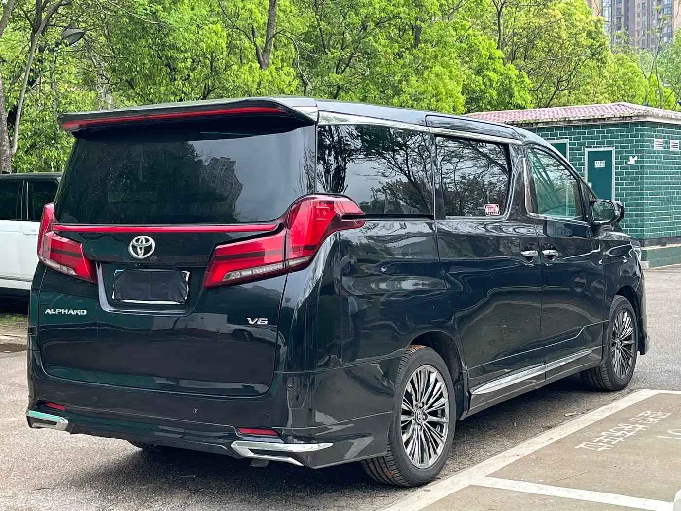 Toyota Alphard 2011 3.5L Luxury Edition фото 7