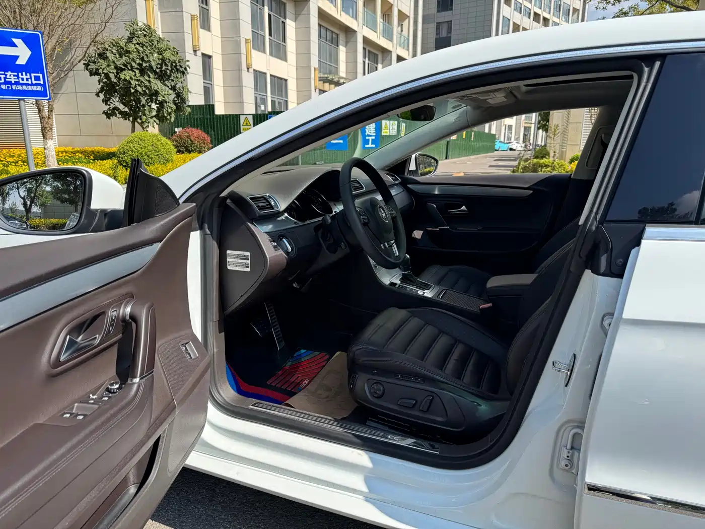Volkswagen FAW-Volkswagen CC 2016 Model 1.8TSI Luxury фото 13