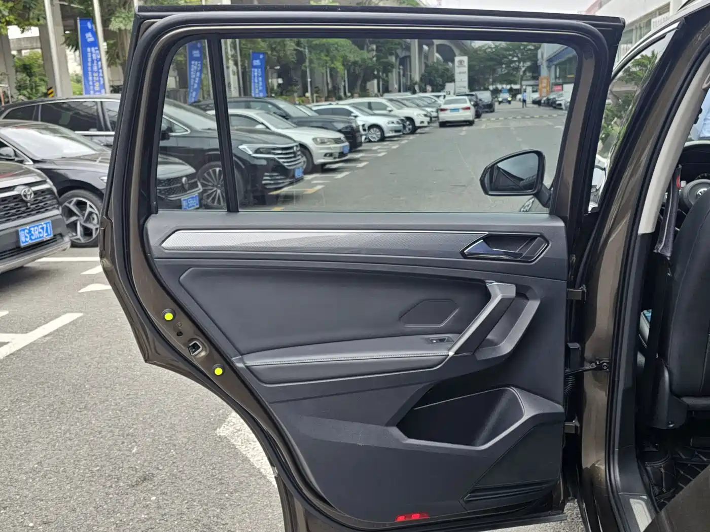 Volkswagen Tiguan L 2019 330TSI Automatic 2WD R-Line Flagship Edition China VI фото 9