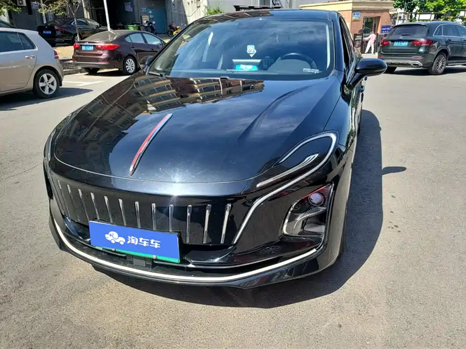Hongqi E-QM5 2022 431km Charging Enjoyment Edition фото 2