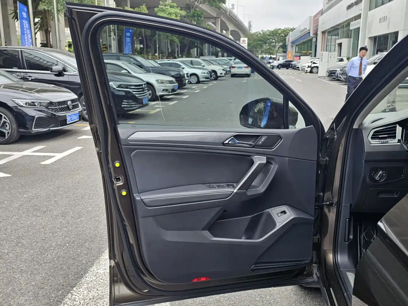 Volkswagen Tiguan L 2019 330TSI Automatic 2WD R-Line Flagship Edition China VI фото 4
