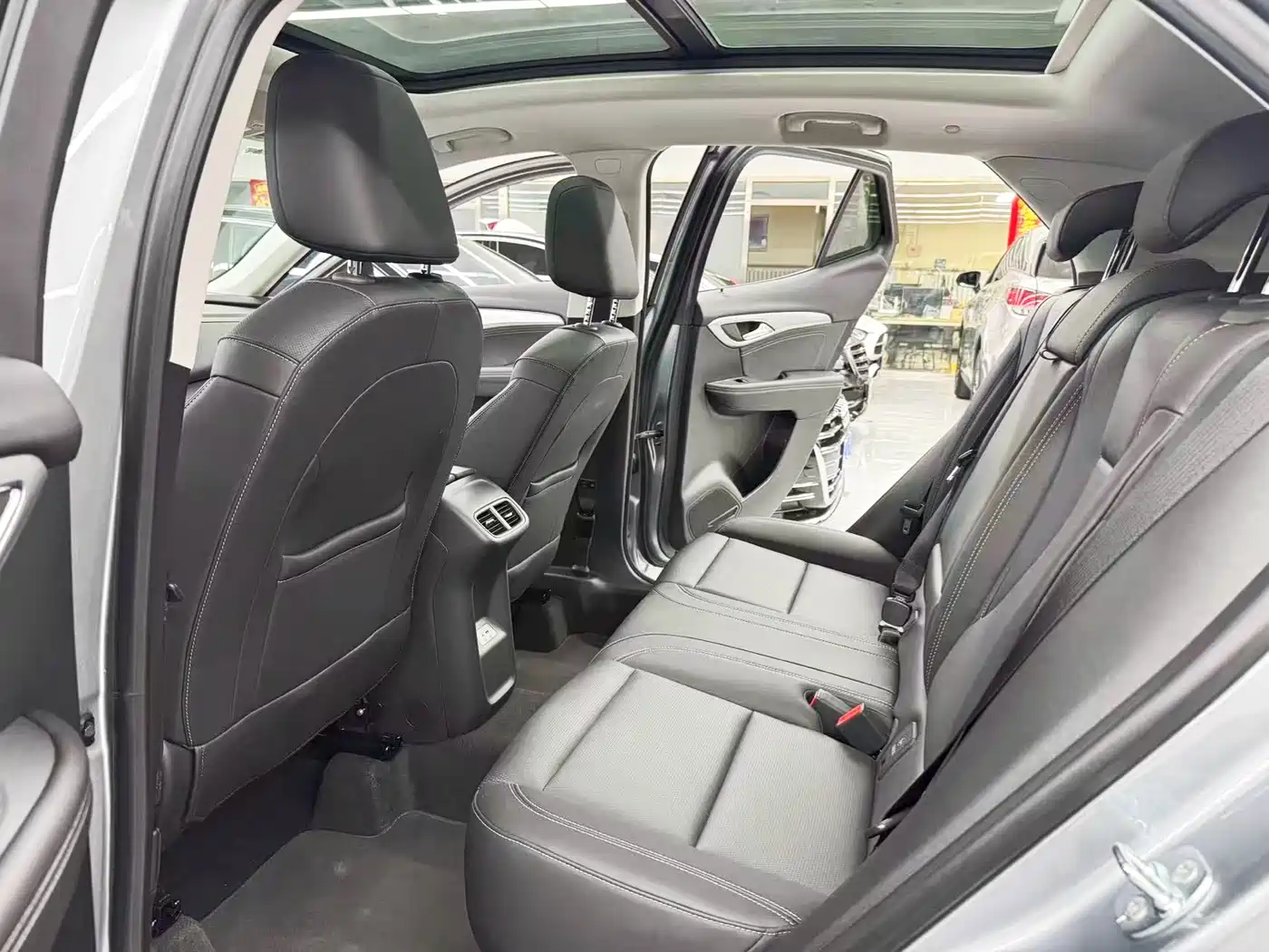 Buick Envision S 2025 25T Premium Platinum Edition фото 8