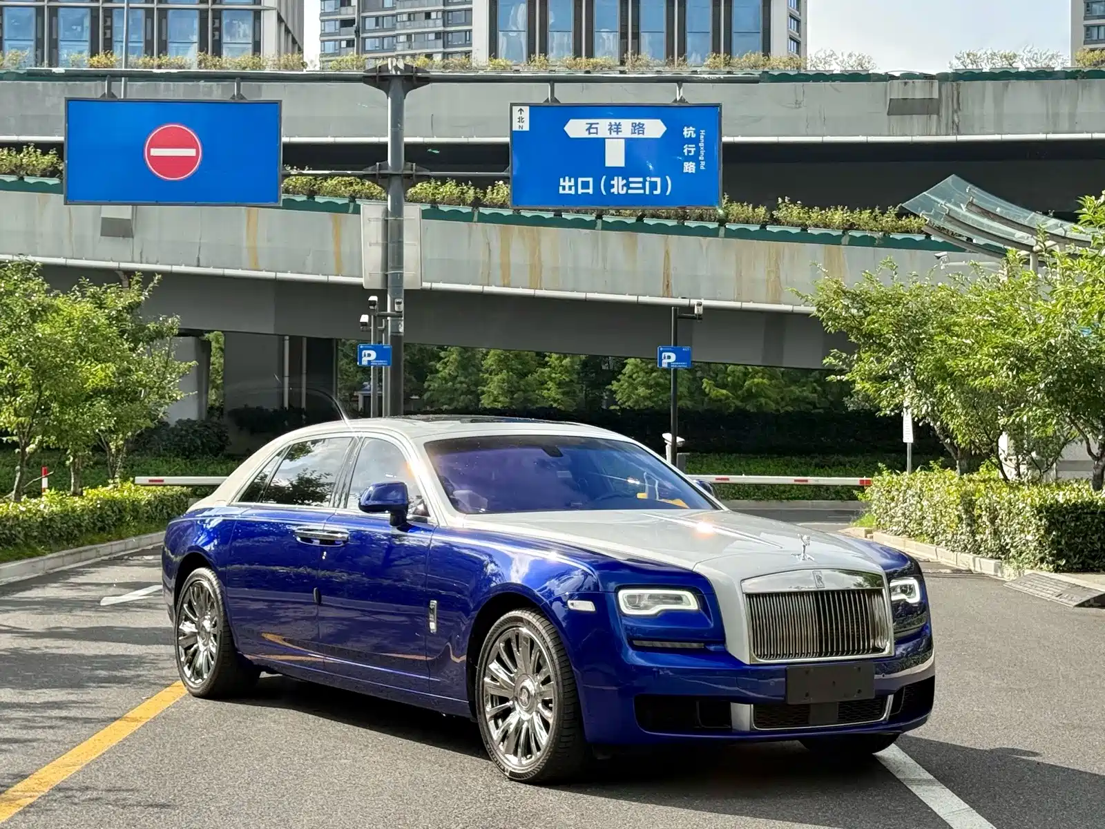 Фото 2 - Rolls-Royce Ghost