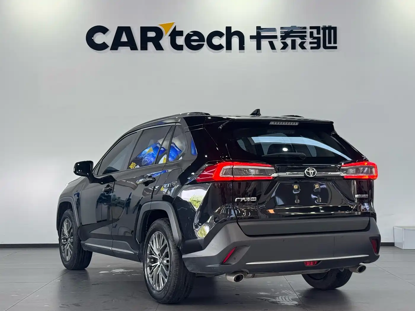 Toyota Wildlander 2022 2.0L CVT FWD Luxury PLUS Edition фото 24