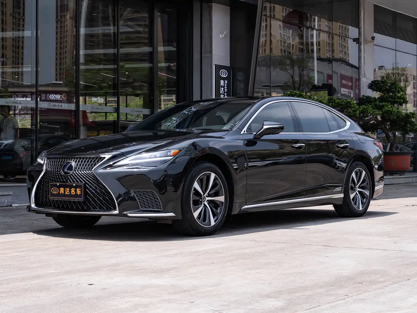 Lexus LS 2021 500h Excellence Edition